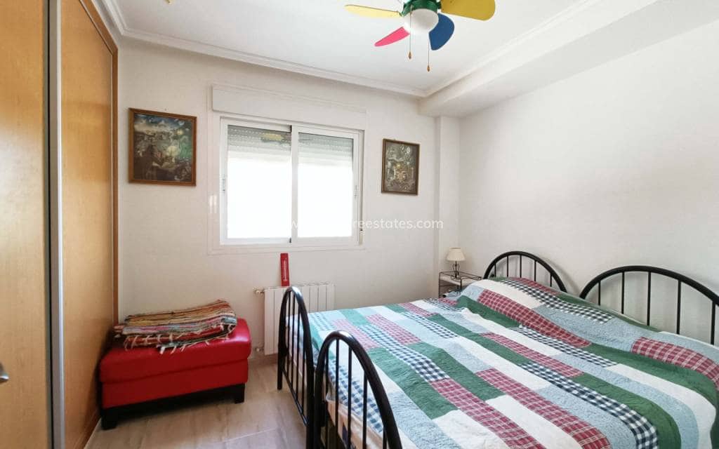 5 makuuhuone Huvila myytävänä paikassa Abanilla mukana uima-altaan - 392 000 € (Ref: 9503051)