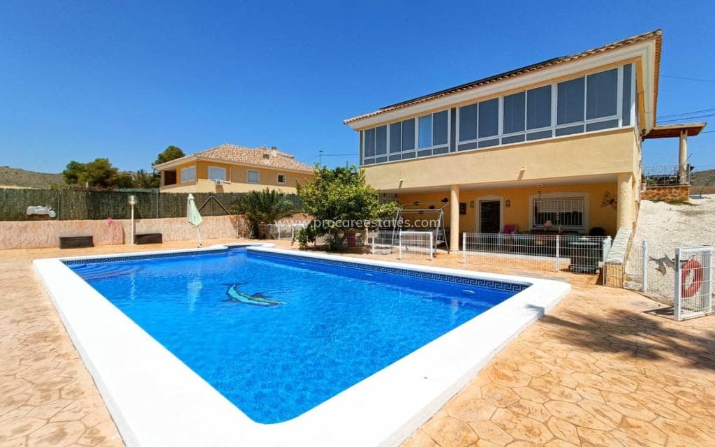 5 makuuhuone Huvila myytävänä paikassa Abanilla mukana uima-altaan - 392 000 € (Ref: 9503051)