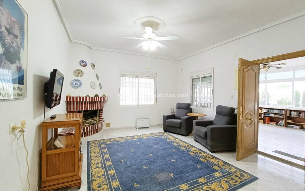 Chalet de 3 habitaciones en Albatera en venta con piscina - 259.950 € (Ref: 9503053)