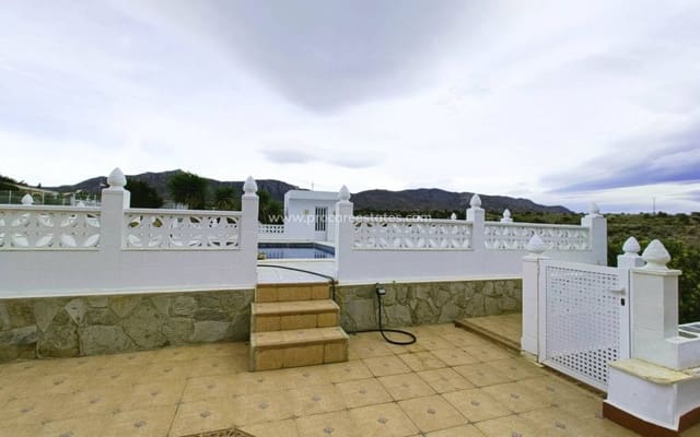 Chalet de 3 habitaciones en Albatera en venta con piscina - 259.950 € (Ref: 9503053)