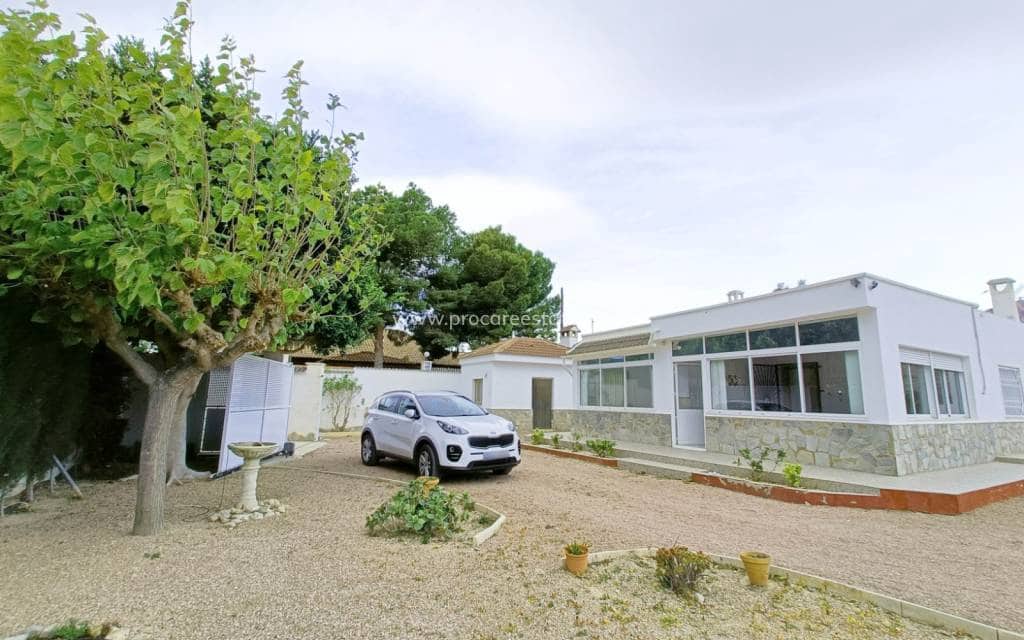 Chalet de 3 habitaciones en Albatera en venta con piscina - 259.950 € (Ref: 9503053)