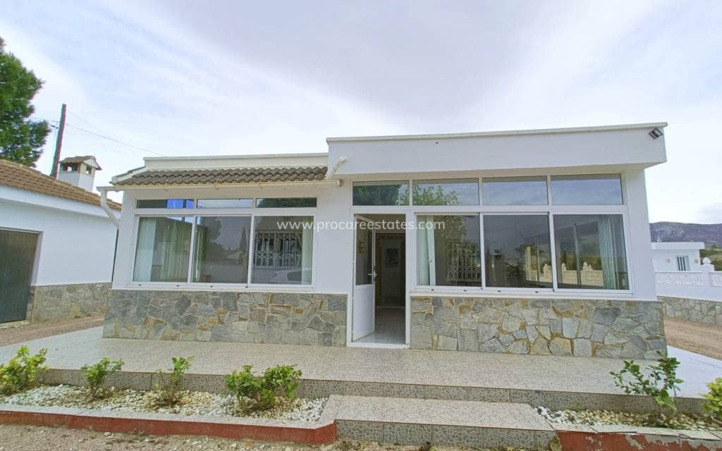 Chalet de 3 habitaciones en Albatera en venta con piscina - 259.950 € (Ref: 9503053)