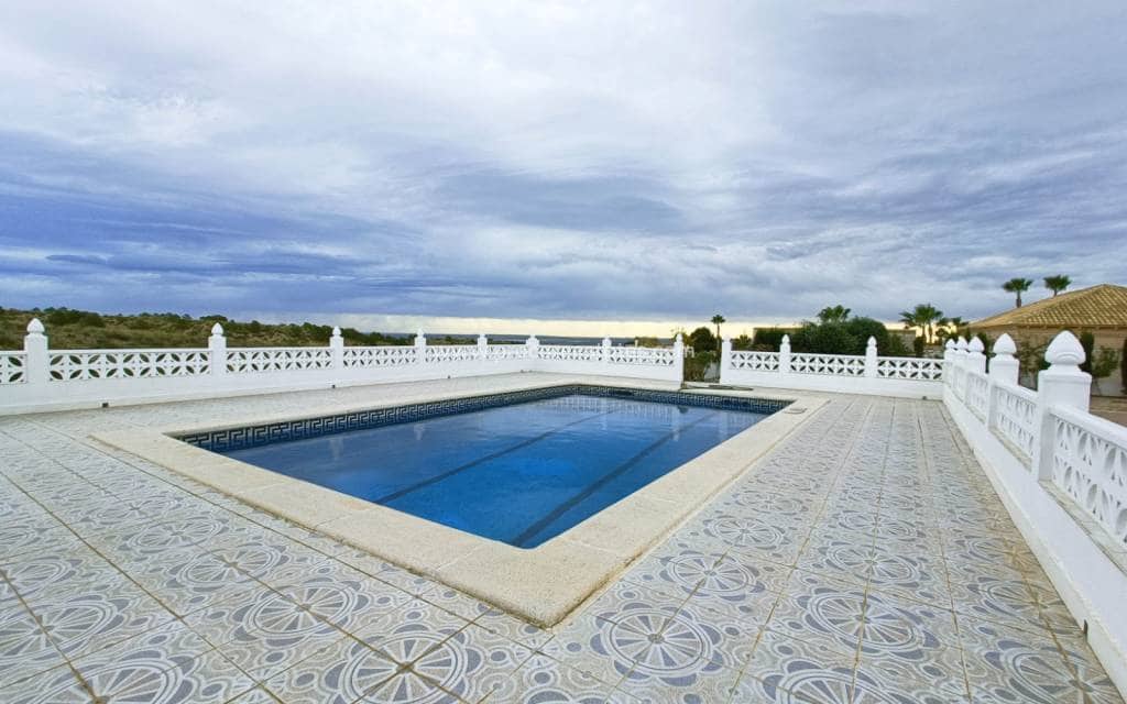 Chalet de 3 habitaciones en Albatera en venta con piscina - 259.950 € (Ref: 9503053)