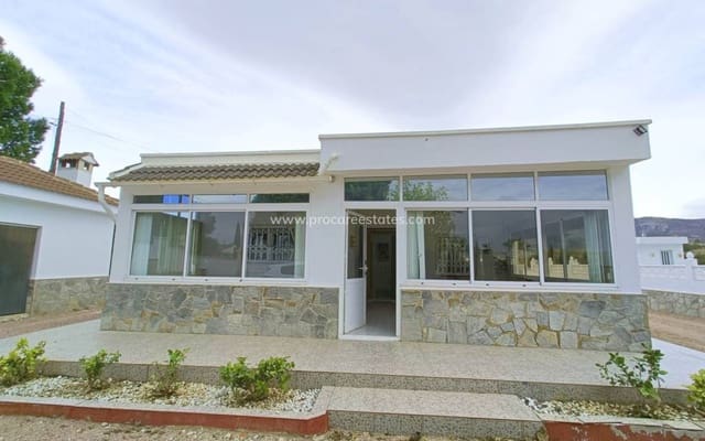 Chalet de 3 habitaciones en Albatera en venta con piscina - 259.950 € (Ref: 9503053)