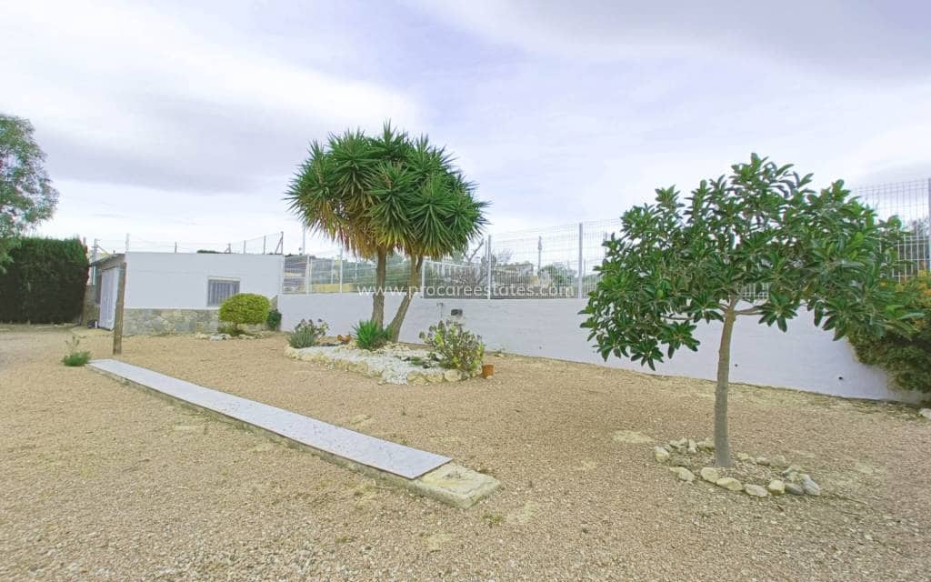 Chalet de 3 habitaciones en Albatera en venta con piscina - 259.950 € (Ref: 9503053)