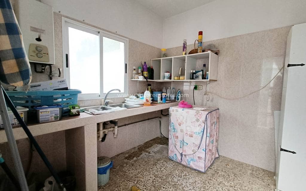 Chalet de 3 habitaciones en Albatera en venta con piscina - 259.950 € (Ref: 9503053)