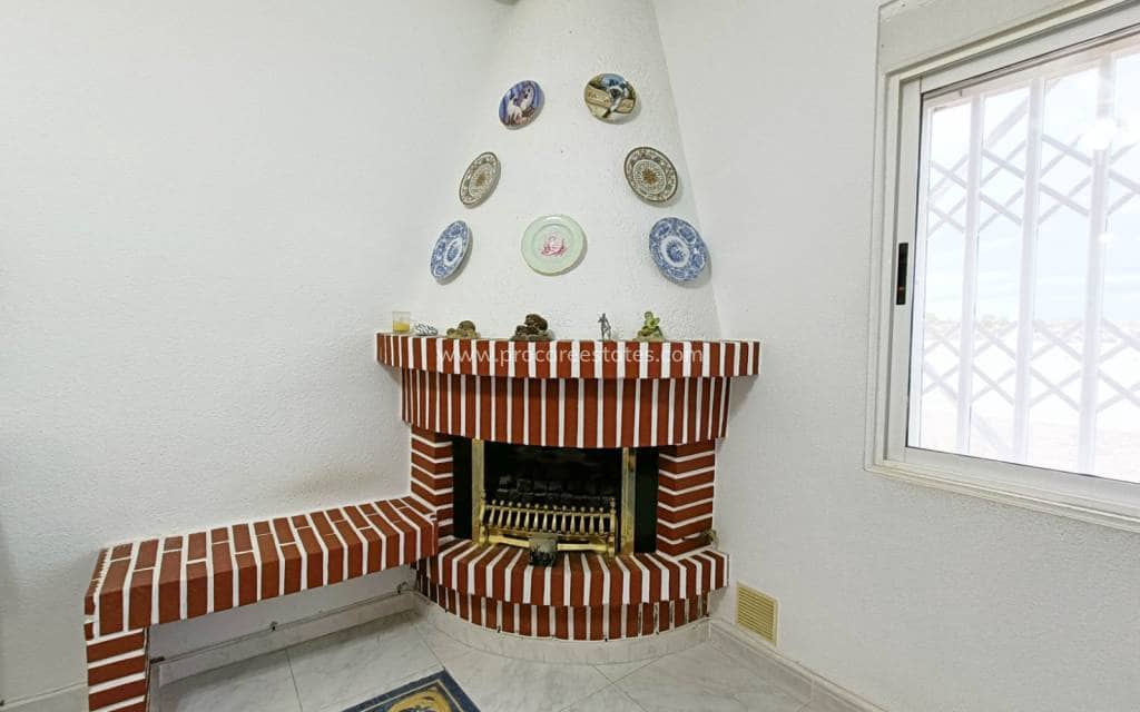 Chalet de 3 habitaciones en Albatera en venta con piscina - 259.950 € (Ref: 9503053)