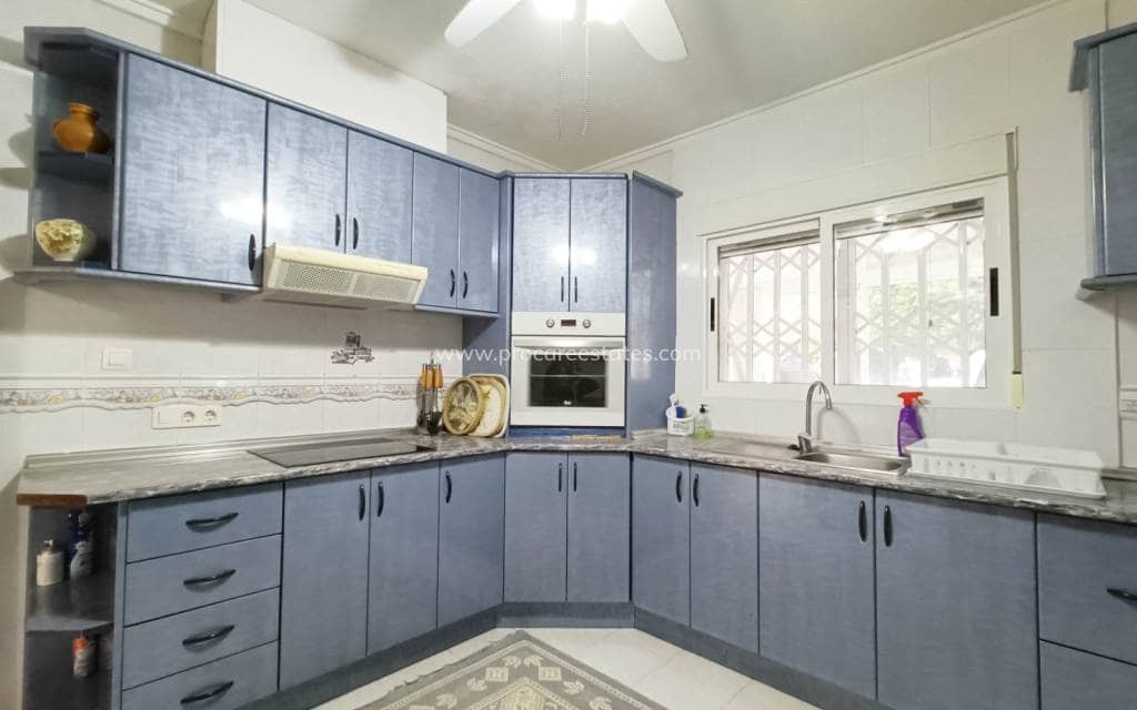 Chalet de 3 habitaciones en Albatera en venta con piscina - 259.950 € (Ref: 9503053)