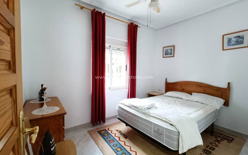 Chalet de 3 habitaciones en Albatera en venta con piscina - 259.950 € (Ref: 9503053)