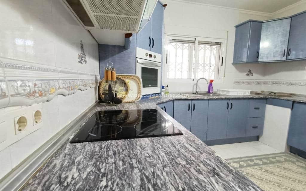 Chalet de 3 habitaciones en Albatera en venta con piscina - 259.950 € (Ref: 9503053)