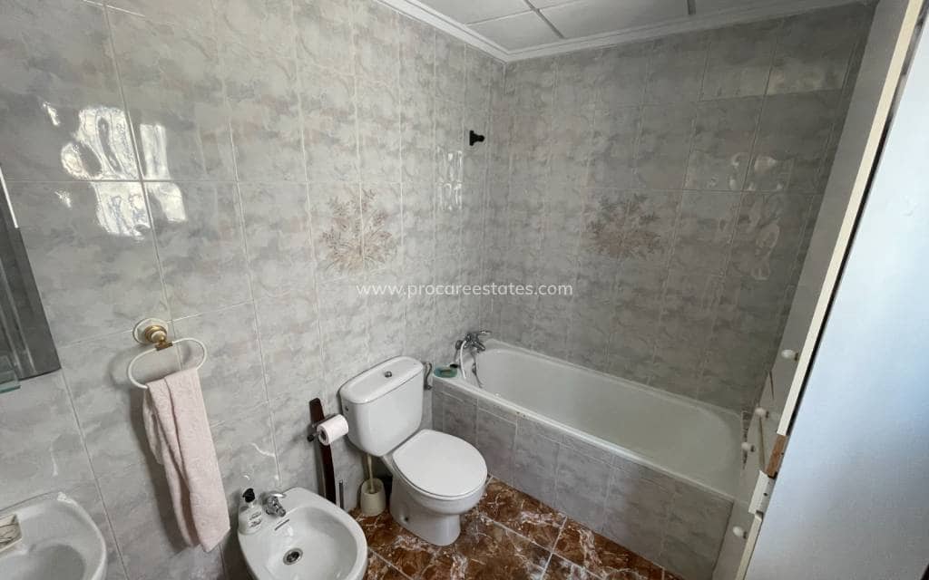 5 bedroom Townhouse for sale in Rojales - € 231,000 (Ref: 9503055)