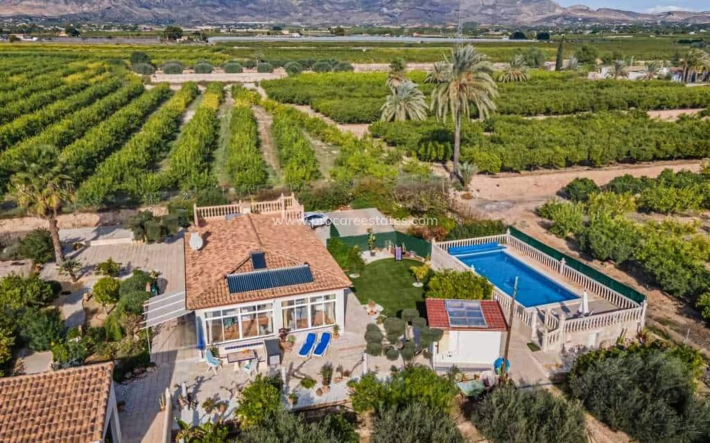 3 slaapkamer Finca/Landhuis te koop in Albatera met zwembad - € 330.000 (Ref: 9503060)