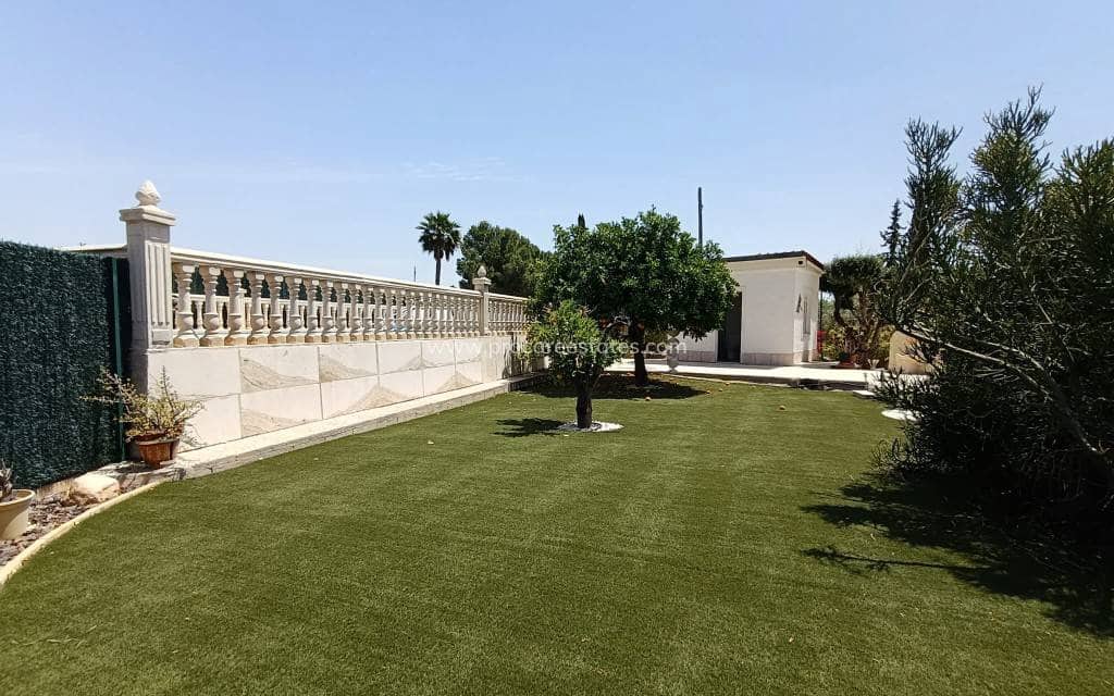 3 slaapkamer Finca/Landhuis te koop in Albatera met zwembad - € 330.000 (Ref: 9503060)