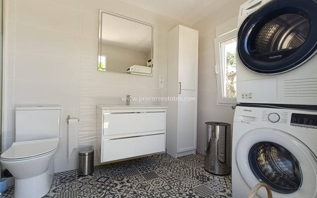 3 slaapkamer Finca/Landhuis te koop in Albatera met zwembad - € 330.000 (Ref: 9503060)