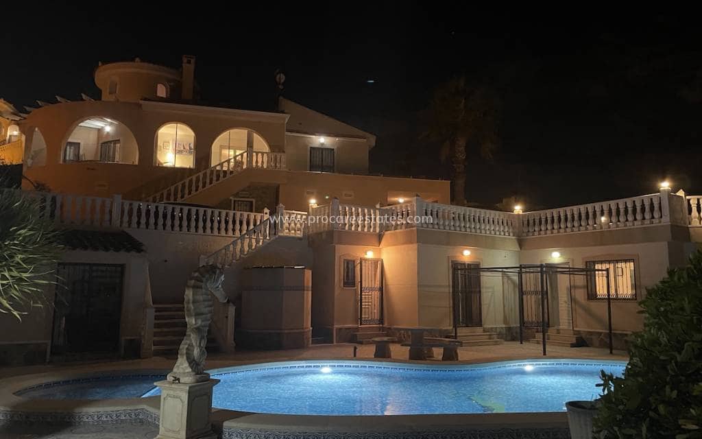 5 bedroom Villa for sale in Ciudad Quesada with pool - € 625,000 (Ref: 9503062)