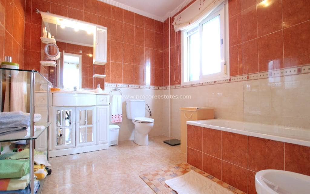 5 bedroom Villa for sale in Ciudad Quesada with pool - € 625,000 (Ref: 9503062)