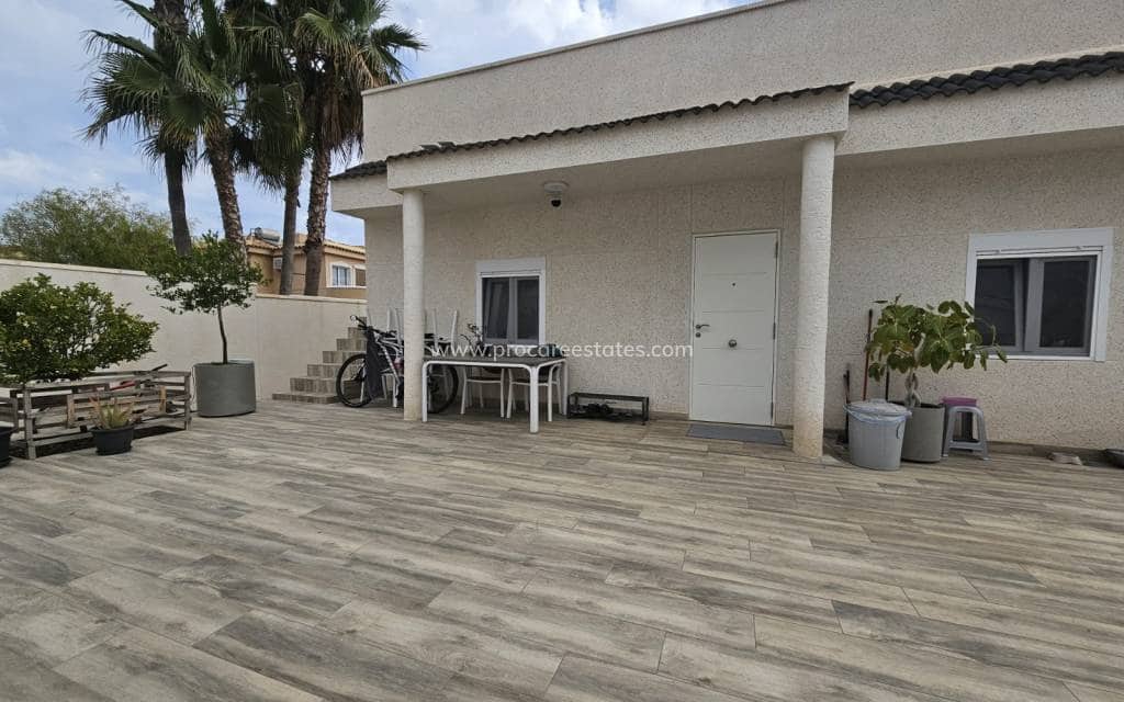 4 slaapkamer Villa te koop in Lo Pepin met zwembad - € 450.000 (Ref: 9503063)