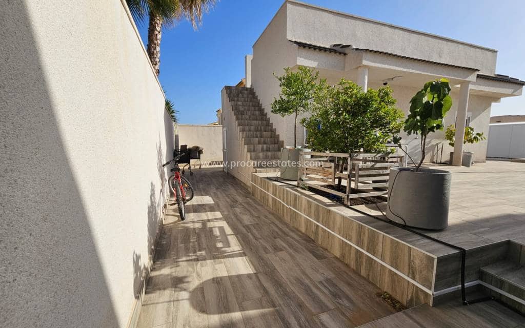 4 slaapkamer Villa te koop in Lo Pepin met zwembad - € 450.000 (Ref: 9503063)