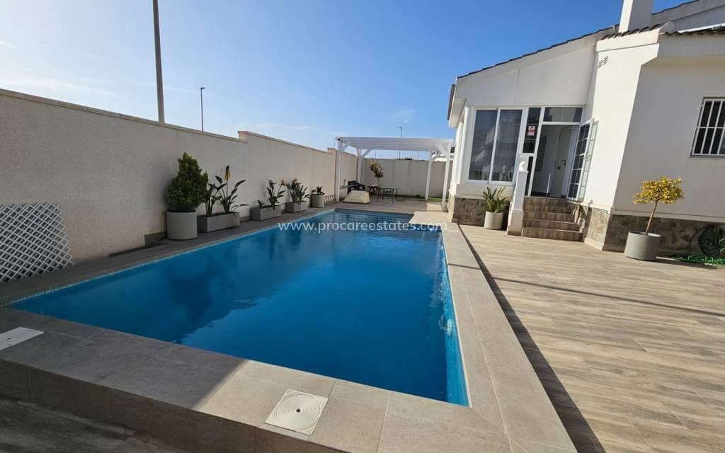 4 slaapkamer Villa te koop in Lo Pepin met zwembad - € 450.000 (Ref: 9503063)