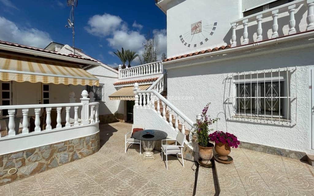 4 chambre Villa/Maison à vendre à Ciudad Quesada avec piscine - 490 000 € (Ref: 9503064)