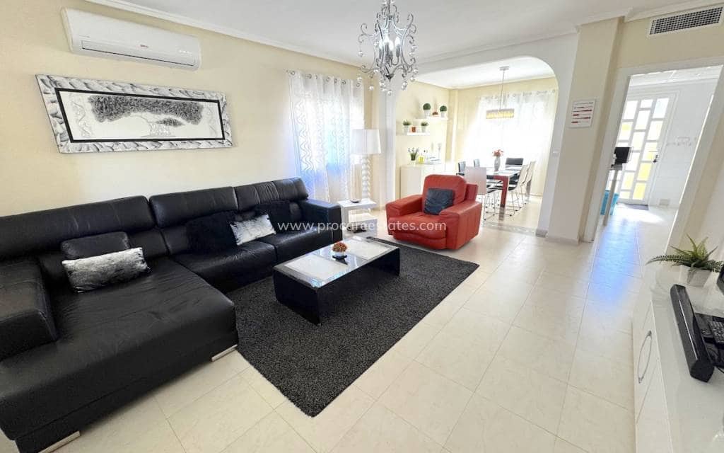 2 makuuhuone Omakotitalo myytävänä paikassa Dona Pepa - 225 000 € (Ref: 9503065)