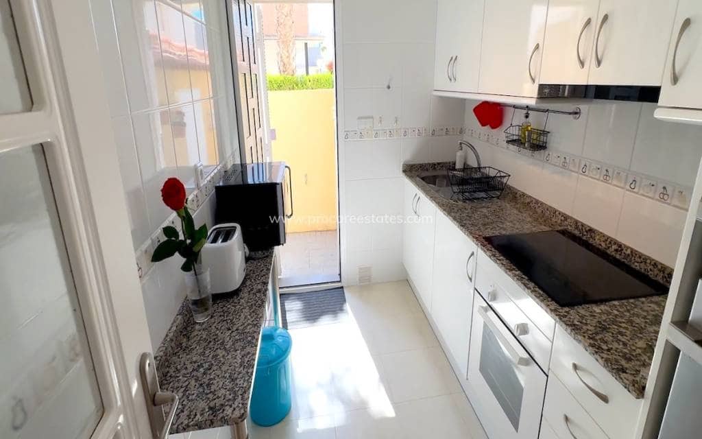 2 makuuhuone Omakotitalo myytävänä paikassa Dona Pepa - 225 000 € (Ref: 9503065)