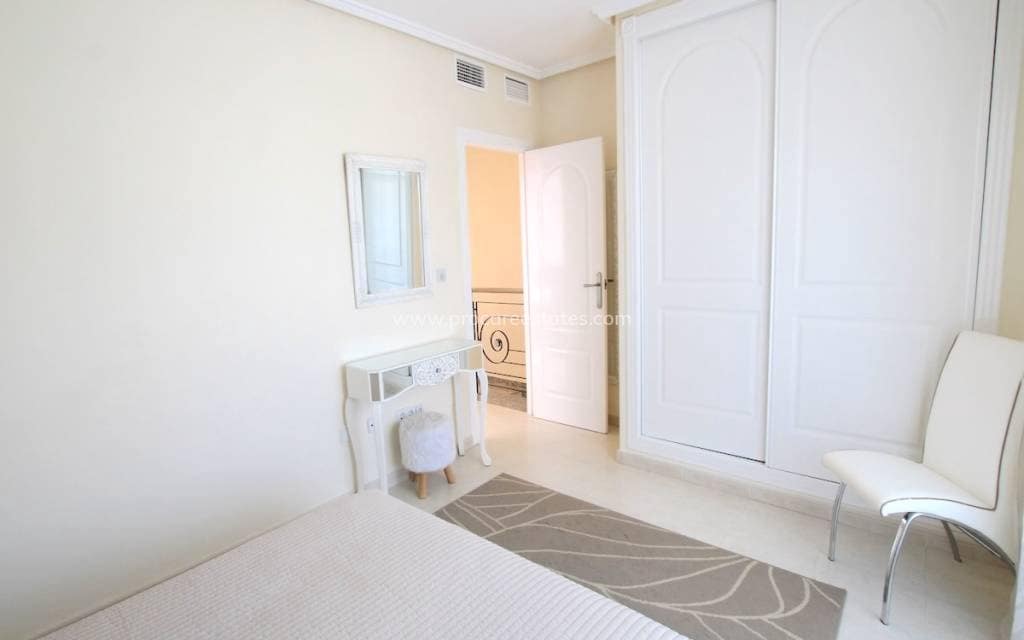 2 makuuhuone Omakotitalo myytävänä paikassa Dona Pepa - 225 000 € (Ref: 9503065)