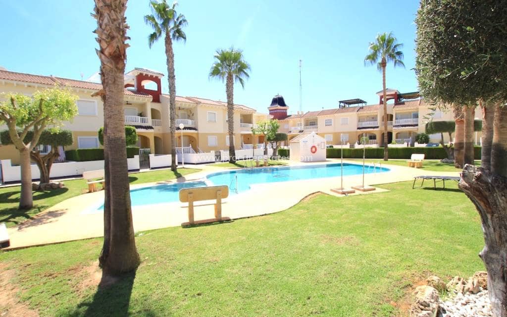 2 makuuhuone Omakotitalo myytävänä paikassa Dona Pepa - 225 000 € (Ref: 9503065)