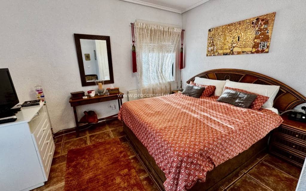 4 makuuhuone Huvila myytävänä paikassa Ciudad Quesada mukana uima-altaan - 650 000 € (Ref: 9503066)