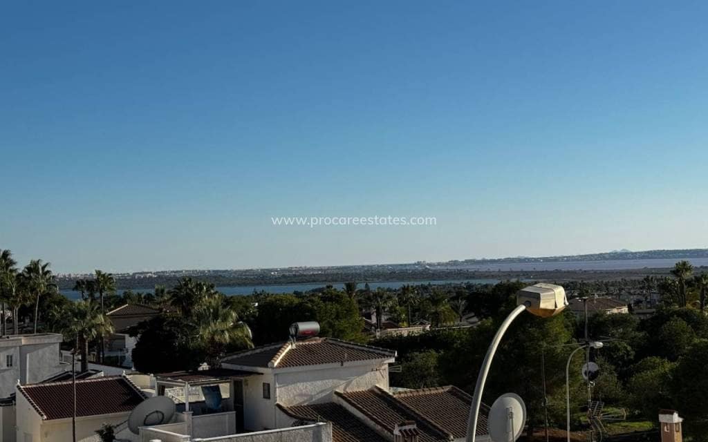 4 makuuhuone Huvila myytävänä paikassa Ciudad Quesada mukana uima-altaan - 650 000 € (Ref: 9503066)