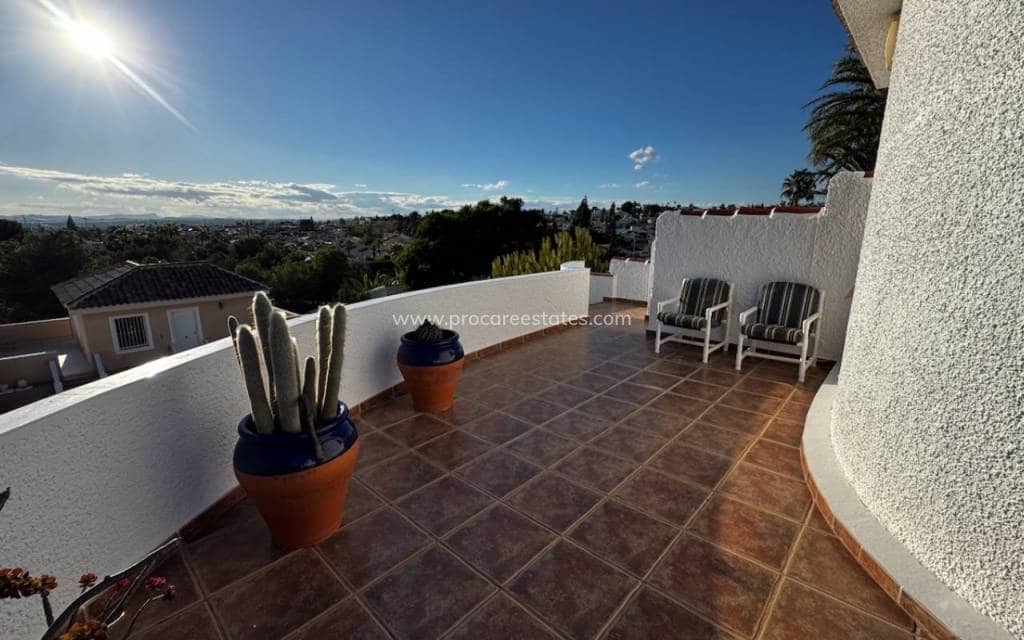 4 makuuhuone Huvila myytävänä paikassa Ciudad Quesada mukana uima-altaan - 650 000 € (Ref: 9503066)