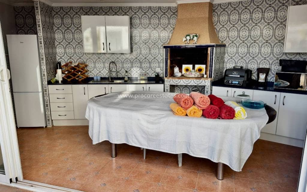 4 makuuhuone Huvila myytävänä paikassa Ciudad Quesada mukana uima-altaan - 650 000 € (Ref: 9503066)