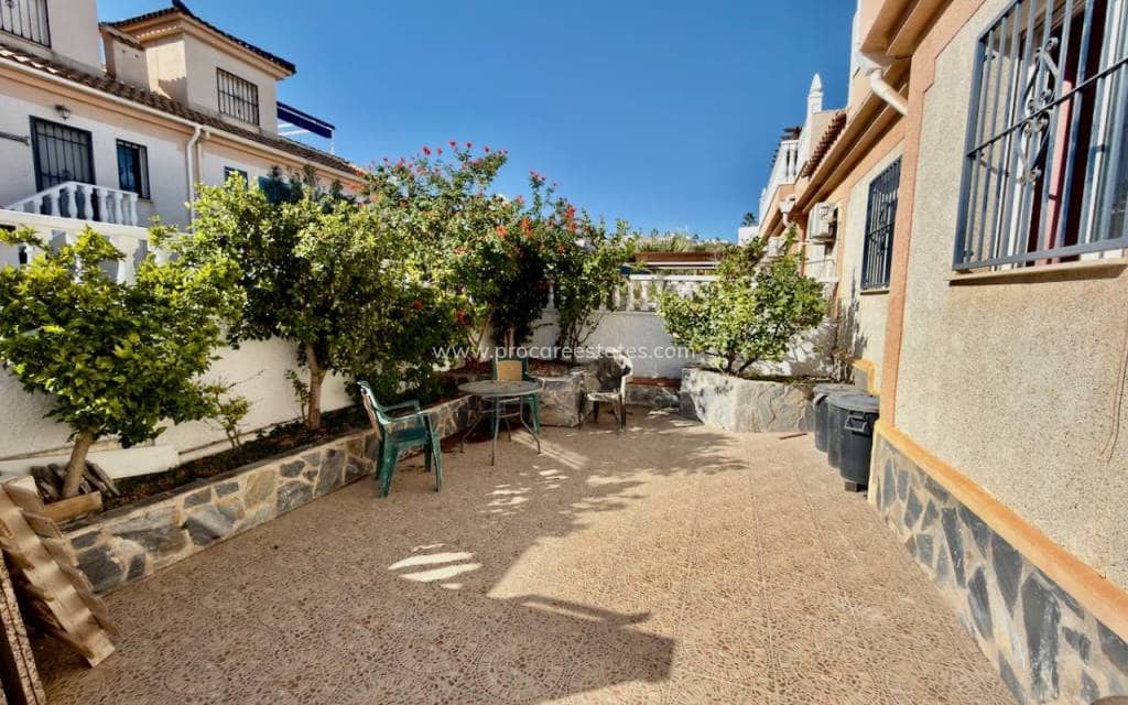 3 makuuhuone Huvila myytävänä paikassa Ciudad Quesada mukana uima-altaan - 200 000 € (Ref: 9503070)