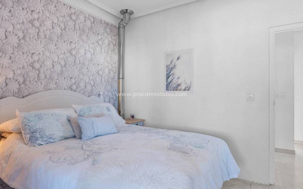 2 bedroom Villa for sale in Ciudad Quesada with pool - € 195,000 (Ref: 9503073)