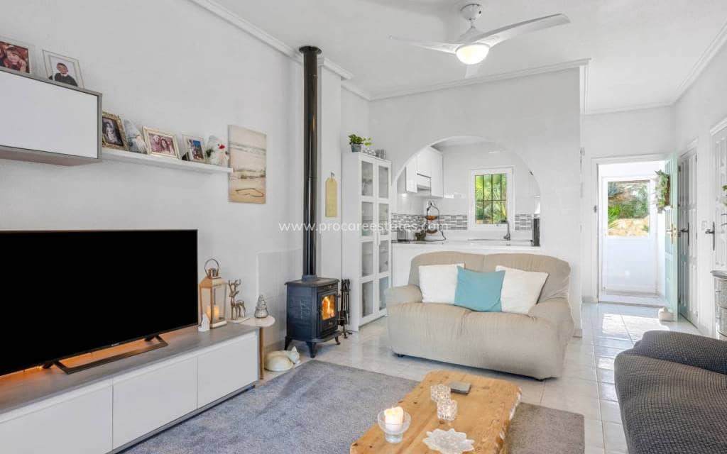 2 bedroom Villa for sale in Ciudad Quesada with pool - € 195,000 (Ref: 9503073)