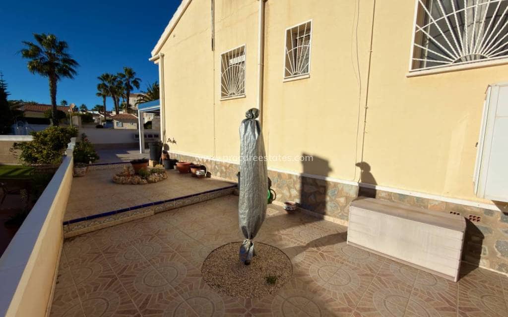 3 bedroom Villa for sale in Ciudad Quesada with pool - € 225,000 (Ref: 9503074)