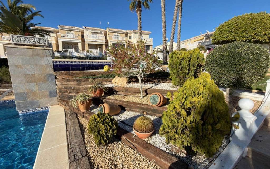 3 bedroom Villa for sale in Ciudad Quesada with pool - € 225,000 (Ref: 9503074)