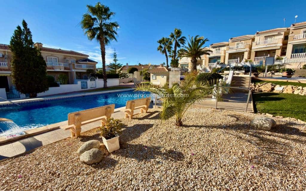 3 bedroom Villa for sale in Ciudad Quesada with pool - € 225,000 (Ref: 9503074)