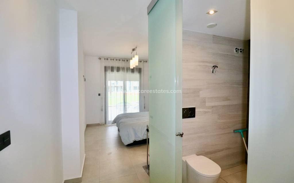 3 sovrum Lägenhet till salu i Guardamar del Segura med pool garage - 269 500 € (Ref: 9618459)