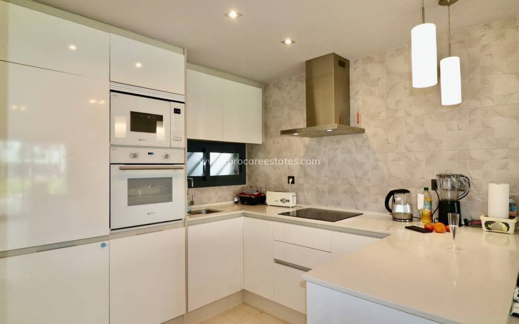 3 sovrum Lägenhet till salu i Guardamar del Segura med pool garage - 269 500 € (Ref: 9618459)