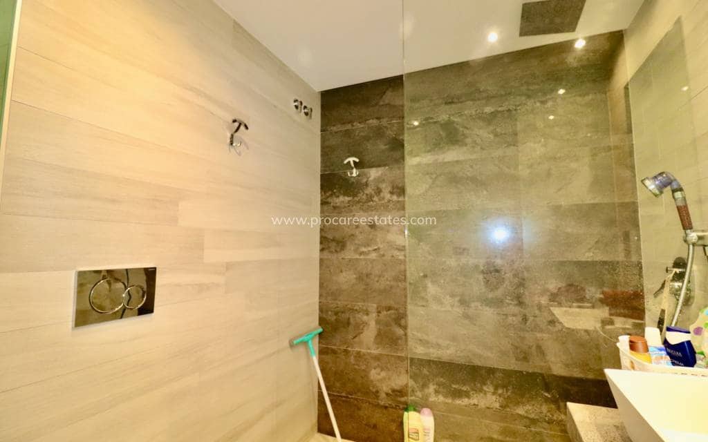 3 sovrum Lägenhet till salu i Guardamar del Segura med pool garage - 269 500 € (Ref: 9618459)