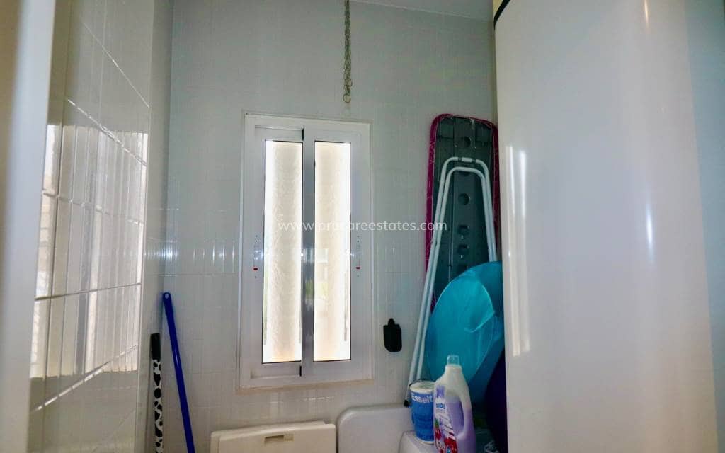 3 sovrum Lägenhet till salu i Guardamar del Segura med pool garage - 269 500 € (Ref: 9618459)