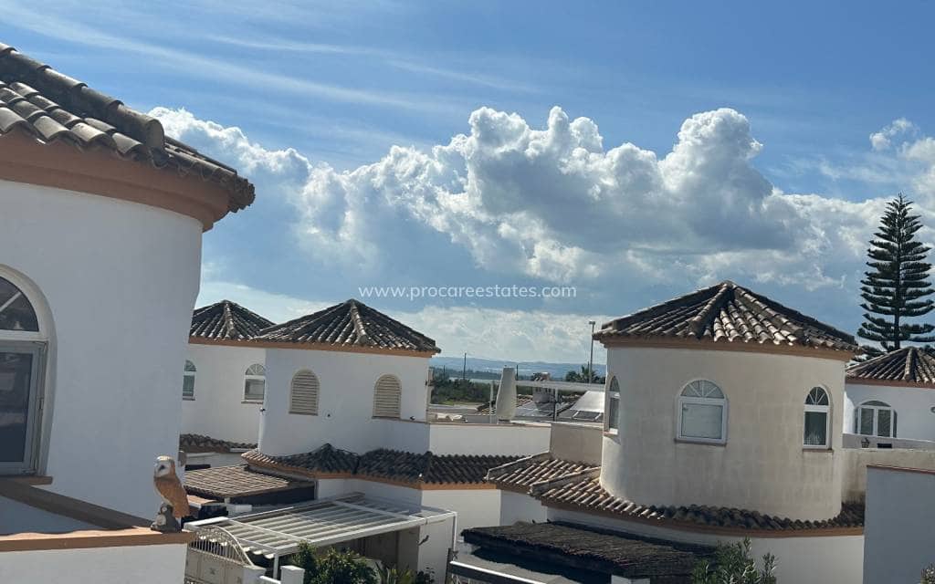 3 makuuhuone Huvila myytävänä paikassa El Raso mukana uima-altaan - 220 000 € (Ref: 9672152)