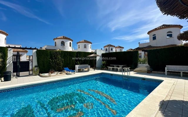 3 Zimmer Villa zu verkaufen in El Raso, Guardamar del Segura mit Pool - 220.000 € (Ref: 9672152)