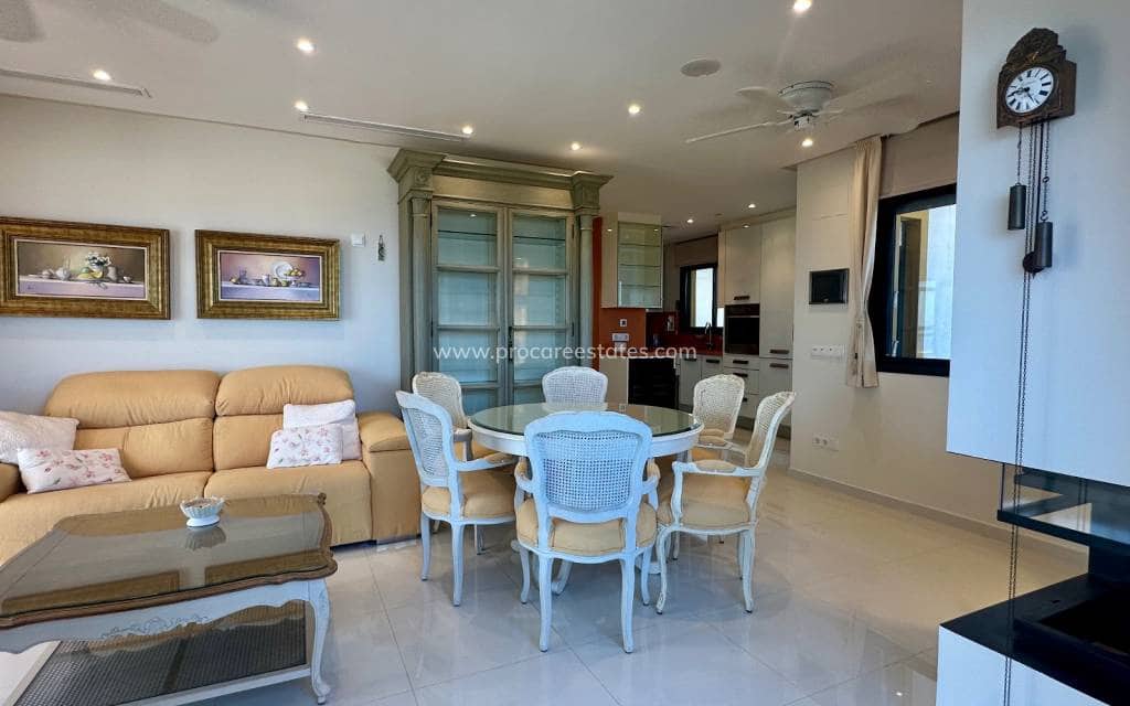 2 soverom Penthouse til salgs i Guardamar del Segura med svømmebasseng - € 470 000 (Ref: 9709074)