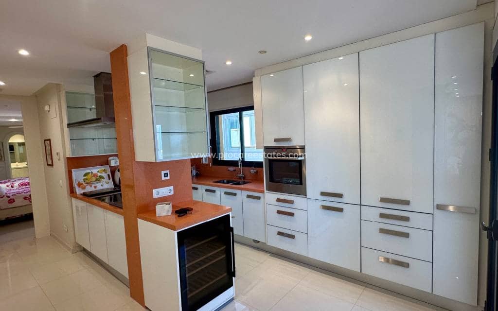 2 soverom Penthouse til salgs i Guardamar del Segura med svømmebasseng - € 470 000 (Ref: 9709074)