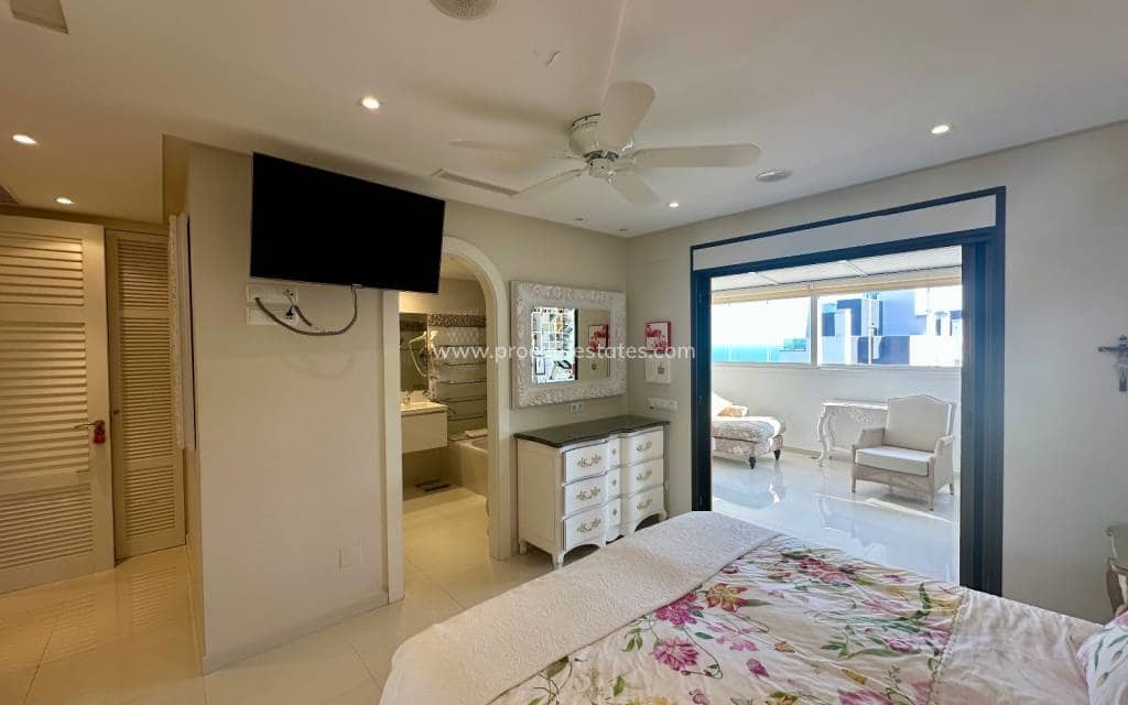 2 soverom Penthouse til salgs i Guardamar del Segura med svømmebasseng - € 470 000 (Ref: 9709074)