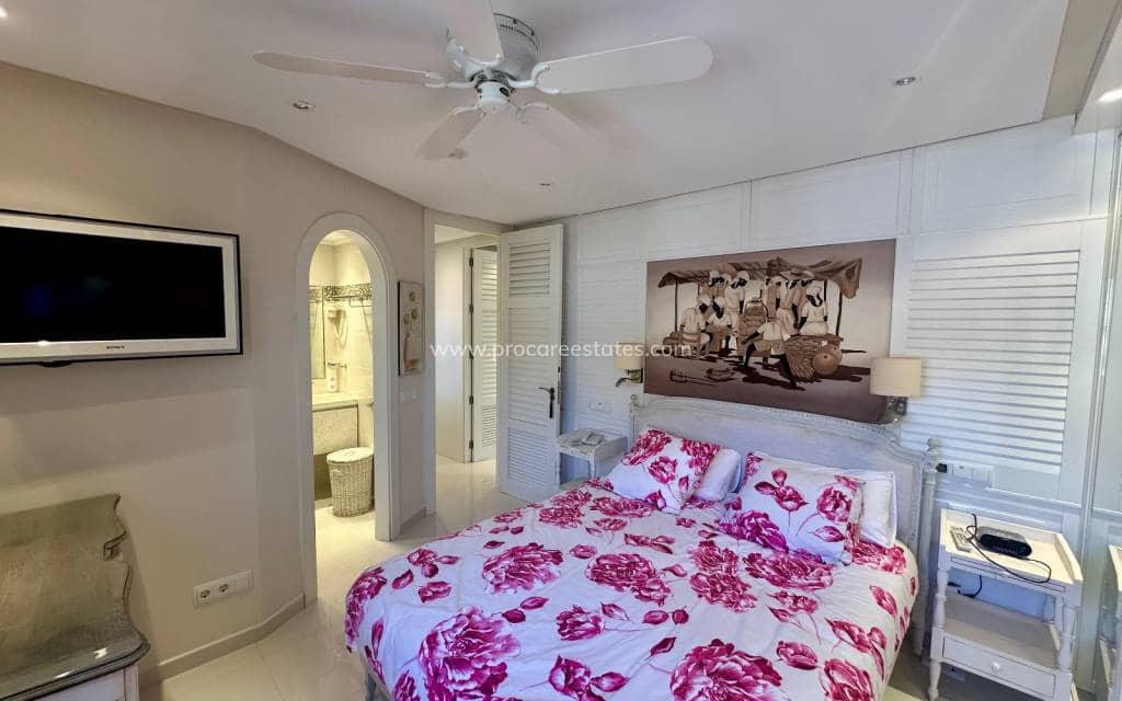 2 soverom Penthouse til salgs i Guardamar del Segura med svømmebasseng - € 470 000 (Ref: 9709074)