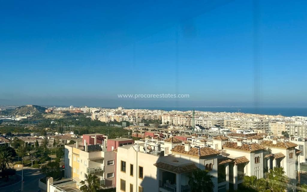 2 soverom Penthouse til salgs i Guardamar del Segura med svømmebasseng - € 470 000 (Ref: 9709074)