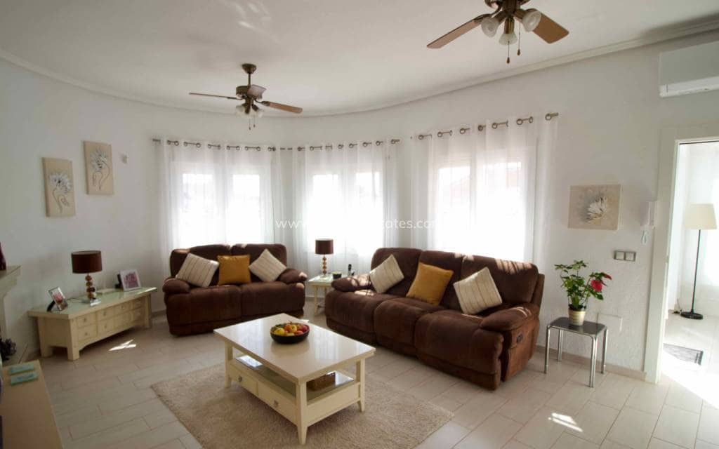 3 soveværelse Villa til salg i Ciudad Quesada med swimmingpool - € 425.000 (Ref: 9771827)